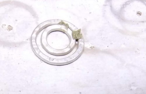 Judy Larson's Making Chain with Wubbers and Wire - Smaller Bracelet, Contemporary Wire Jewelry, Making Chain, Chain Making , Butane Torch, Soldering, Solder, Place a small amount of medium paste solder
